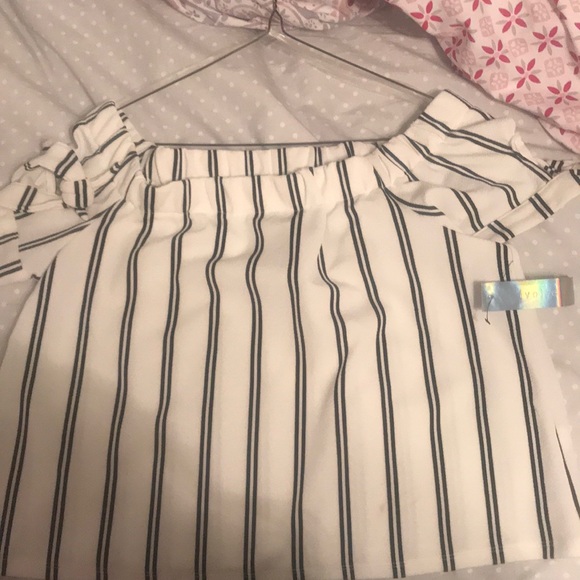 Striped off the shoulder top - Picture 1 of 3